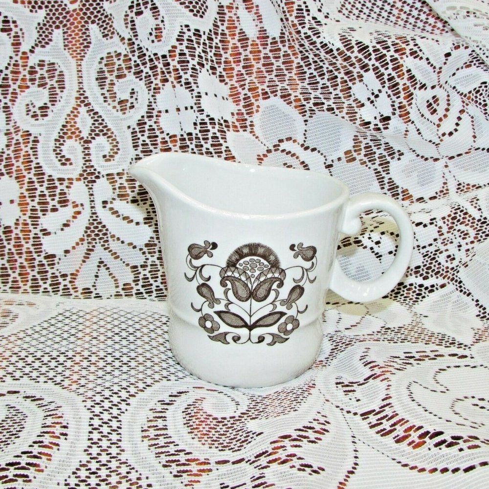 Wood & Sons WELLESLEY Creamer Cream Jug Vintage England Cottagecore